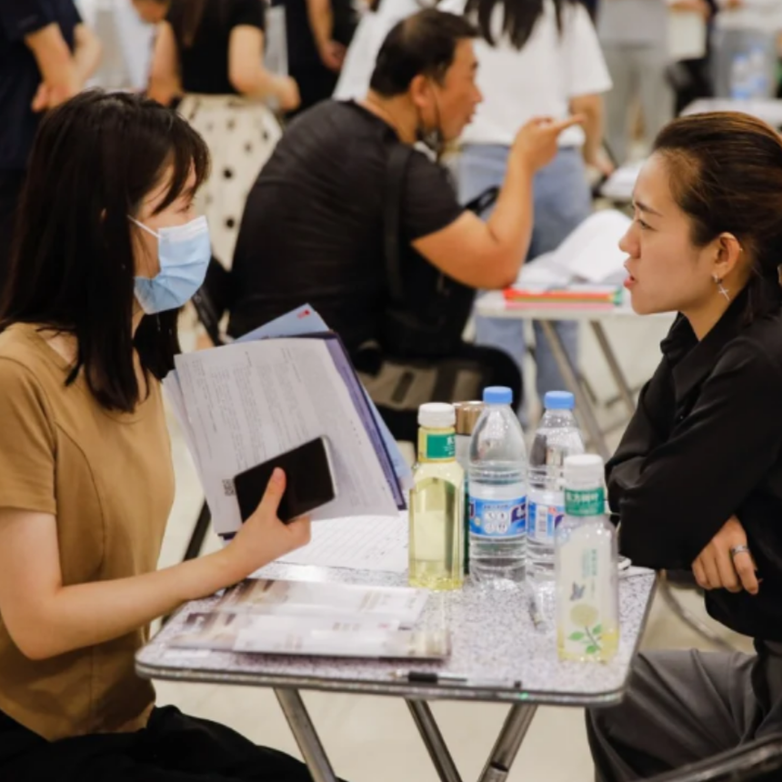 Thực tế phũ phàng, đi làm không như mơ: Tốt nghiệp loại Giỏi nhưng chẳng ai tuyển dụng - Ảnh 5.