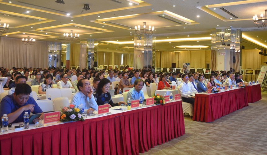 Mạnh Cường biên tập - Nâng cao nhận thức, trình độ, năng lực lý luận, phê bình văn học, nghệ thuật trong tình hình mới - Ảnh 2. Mạnh Cường biên tập - Nâng cao nhận thức, trình độ, năng lực lý luận, phê bình văn học, nghệ thuật trong tình hình mới - Ảnh 2.