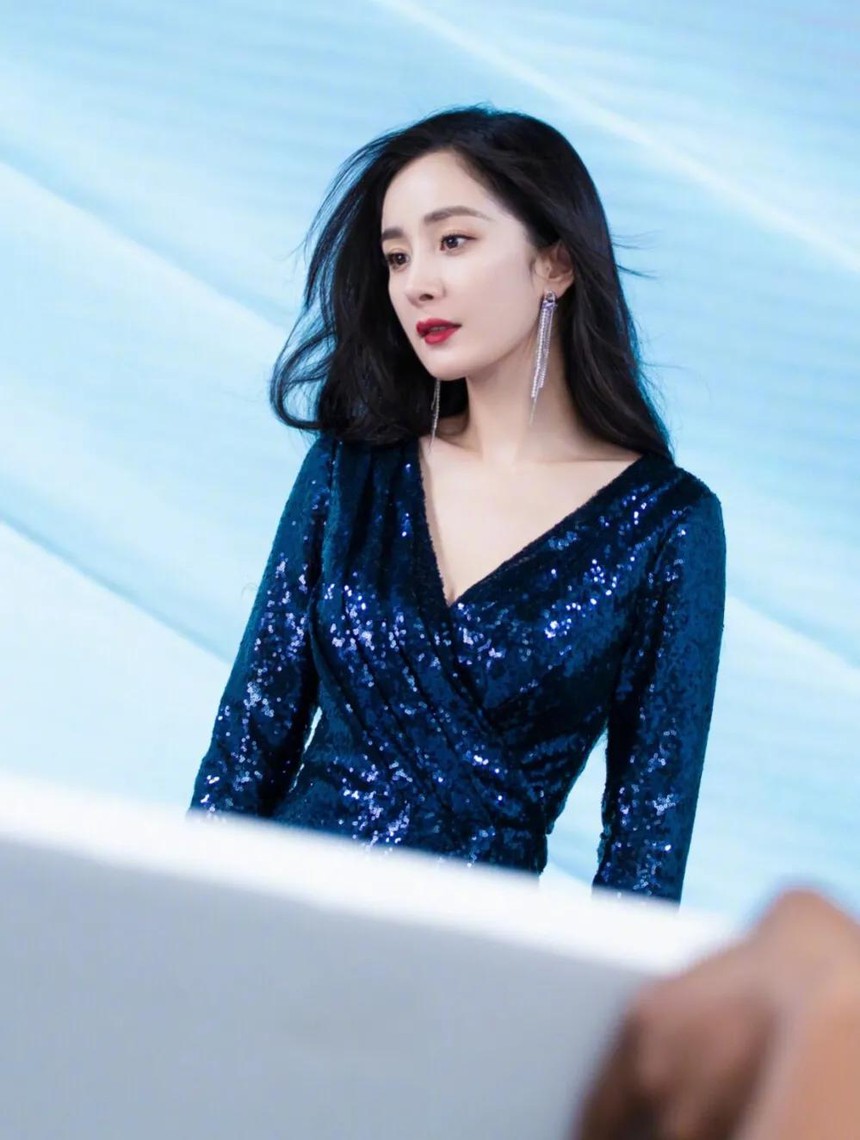 (Bài đăng dịp 2/9) Dương Mịch nói không với hợp đồng 'âm dương', vậy tài sản 'kếch xù' của cô từ đâu ra? - Ảnh 2.