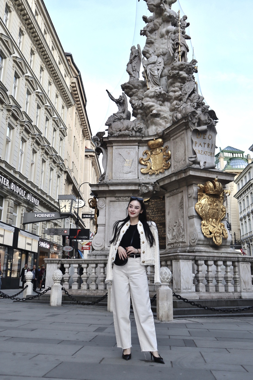 Phong cách đời thường cuốn hút của Chi Hoàng - mẫu ảnh được báo Thái khen ngợi - Ảnh 1. Phong cách đời thường cuốn hút của Chi Hoàng - mẫu ảnh được báo Thái khen ngợi - Ảnh 1.