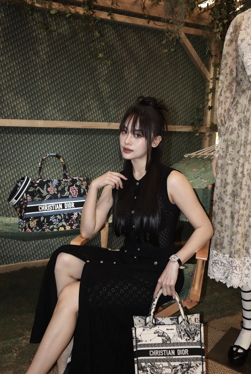 Phong cách đời thường cuốn hút của Chi Hoàng - mẫu ảnh được báo Thái khen ngợi - Ảnh 2. Phong cách đời thường cuốn hút của Chi Hoàng - mẫu ảnh được báo Thái khen ngợi - Ảnh 2.