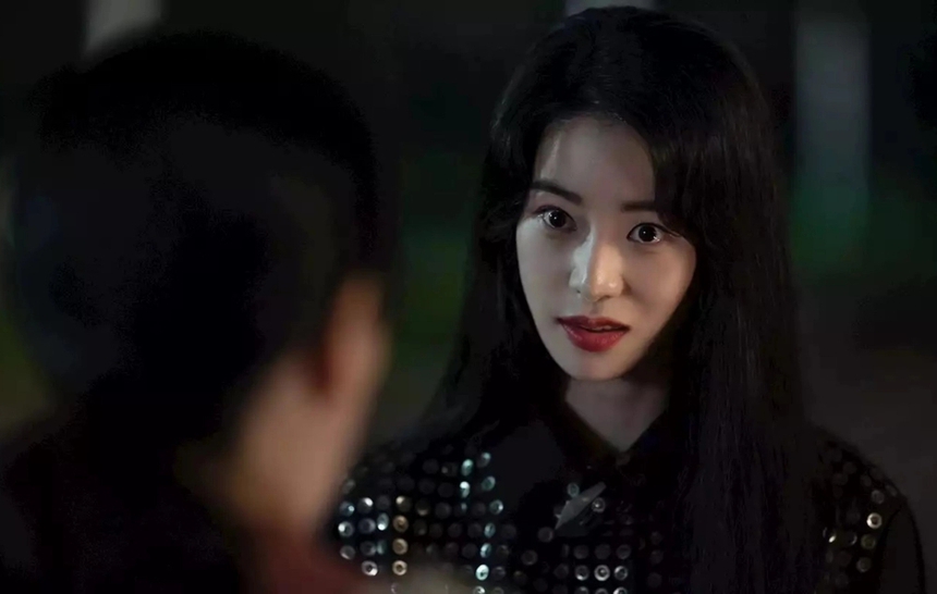 Nhìn lại những lần 'phá kén' ngọc nữ của dàn mỹ nhân phim Hàn - Ảnh 5.