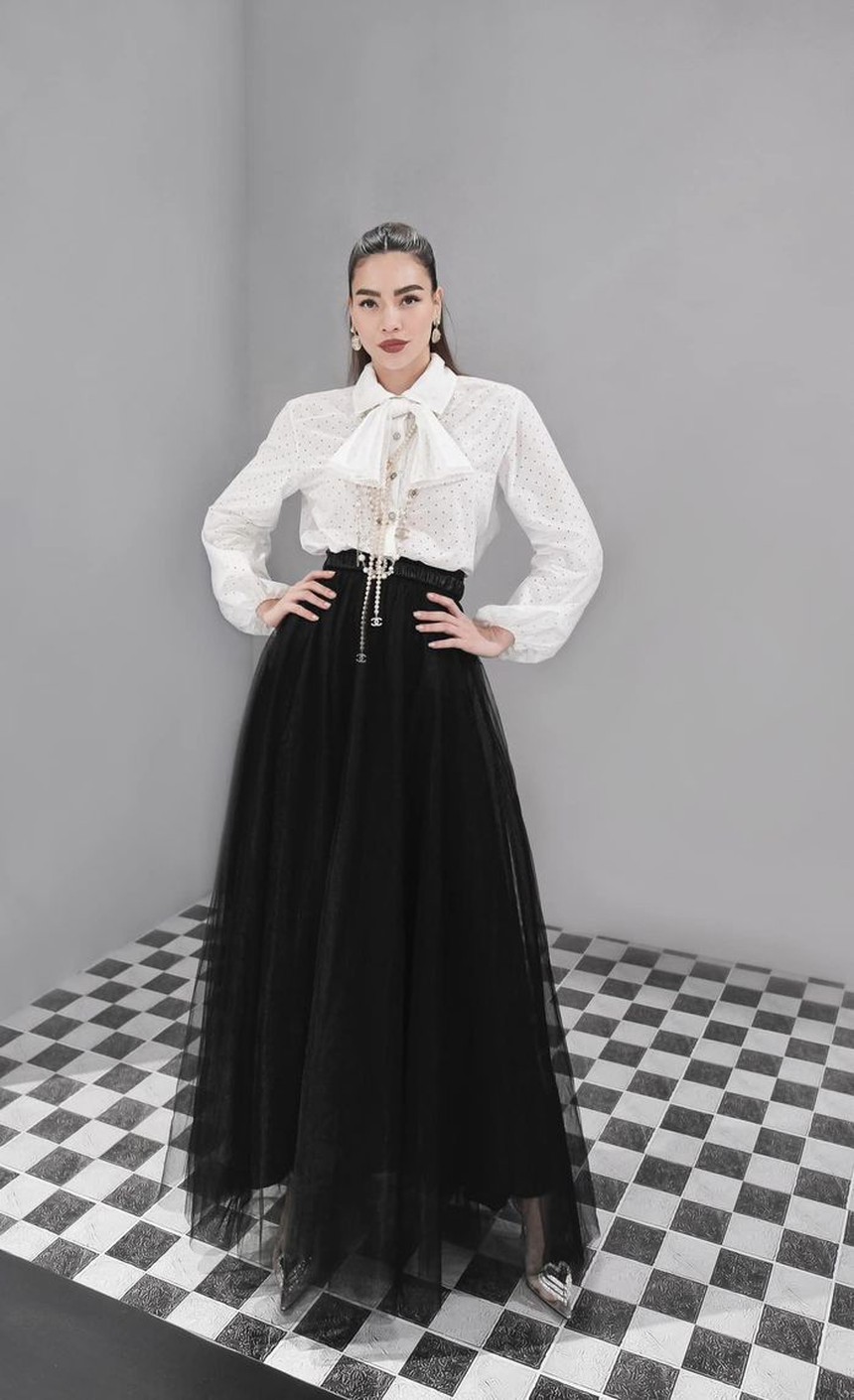 Mặc đẹp chân váy voan bồng bềnh: Phối áo blouse, blazer có ngay set đồ ưng mắt - Ảnh 6.