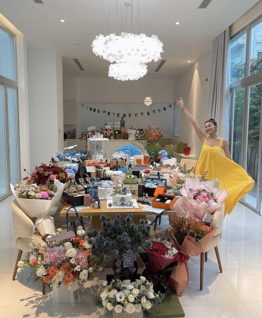 Soi nơi ở của 4 chị đẹp The New Mentor: Biệt thự 1000m2 của Thanh Hằng có đỉnh như lâu đài dát vàng của Lan Khuê? - Ảnh 13.