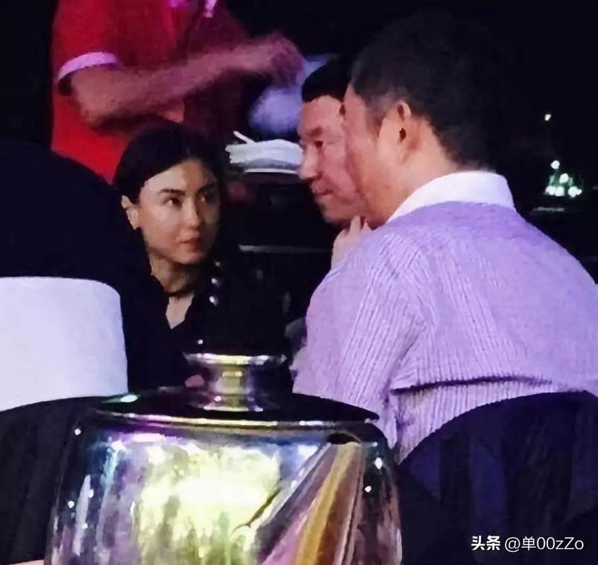 (Bài đăng dịp 2/9) Trương Bá Chi đột ngột dừng công việc vì cha đẻ cậu con trai thứ 3 giành lại con? - Ảnh 6.