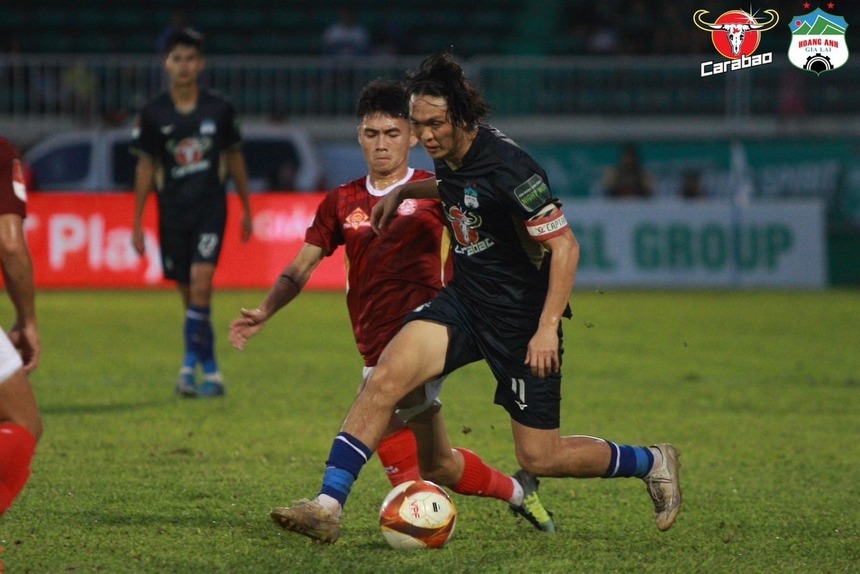 Tiền vệ ĐT Việt Nam bất ngờ muốn rời HAGL sau khi ‘dành cả thanh xuân’ cho CLB - Ảnh 2.