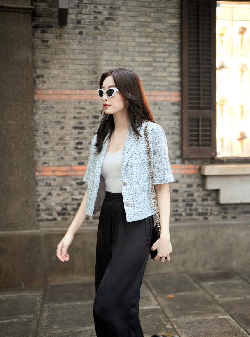 Vợ chồng Đặng Thu Thảo trốn con hẹn hò riêng tư: Nhuận sắc cả đôi, hôn nhân viên mãn - Ảnh 6. Vợ chồng Đặng Thu Thảo trốn con hẹn hò riêng tư: Nhuận sắc cả đôi, hôn nhân viên mãn - Ảnh 6.