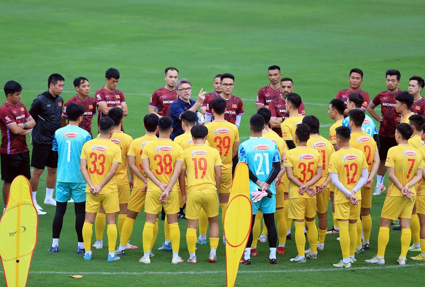 HLV Troussier: ‘Văn Quyết nằm trong tính toán của tôi’ - Ảnh 2.