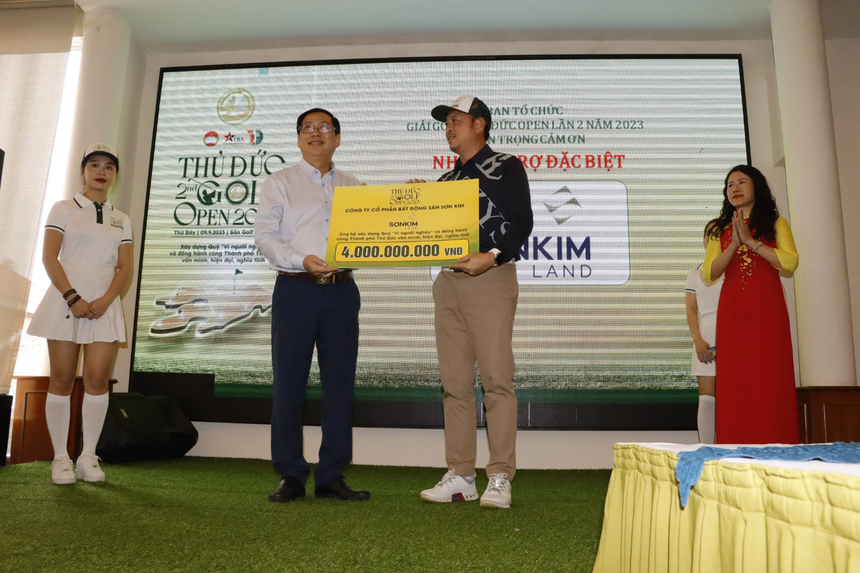 Hơn 35 tỷ đồng cho đồng bào khó khăn ở Giải Golf Thủ Đức Open 2023 - Ảnh 2.