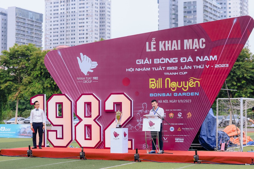 Ca sĩ Đan Trường khuấy động giải bóng đá Hội Nhâm Tuất - Ảnh 4.