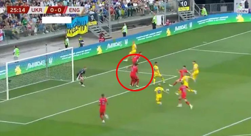 Vòng loại EURO 2024 đêm qua: Maguire lại 'tấu hài', ĐT Anh đứt mạch toàn thắng - Ảnh 2.