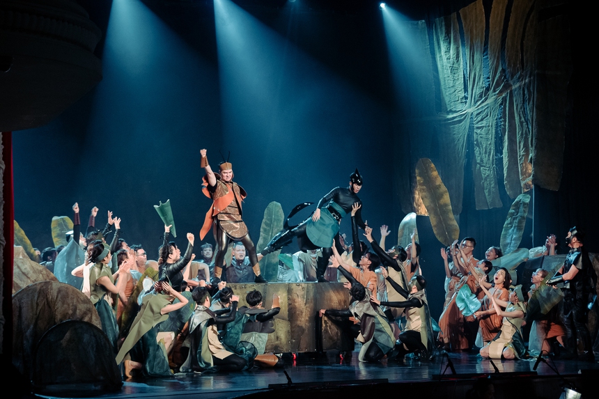 Nhạc kịch 'Dế Mèn phiêu lưu ký' đa màu sắc - Ảnh 2.