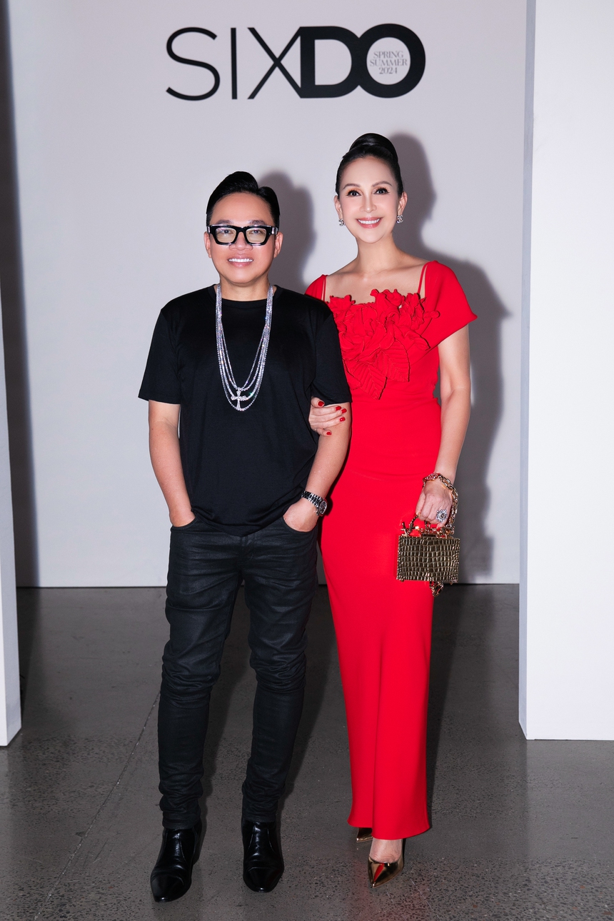 Dàn sao mặc trang phục đỏ rực tham dự show diễn của Đỗ Mạnh Cường tại Tuần lễ Thời trang New York Xuân - Hè 2024 - Ảnh 4.