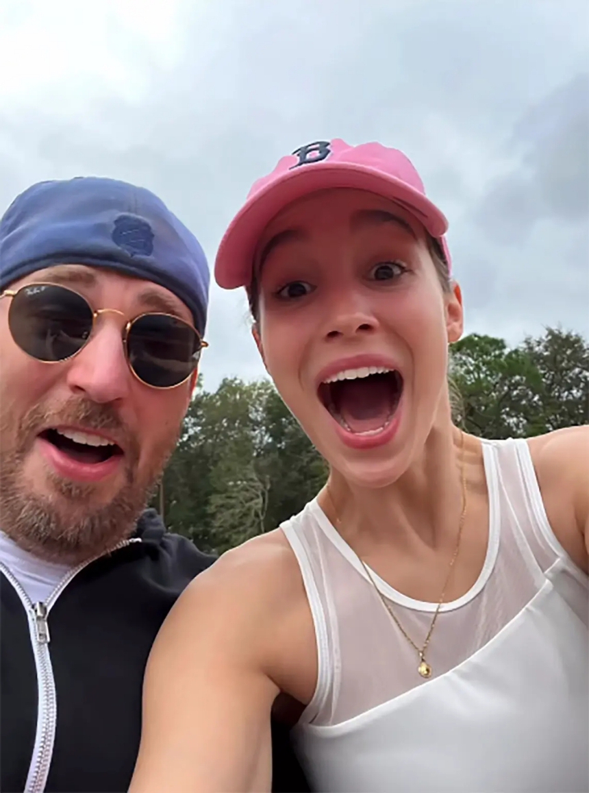 'Captain America' Chris Evans kết hôn với bạn gái kém 16 tuổi - Ảnh 2.