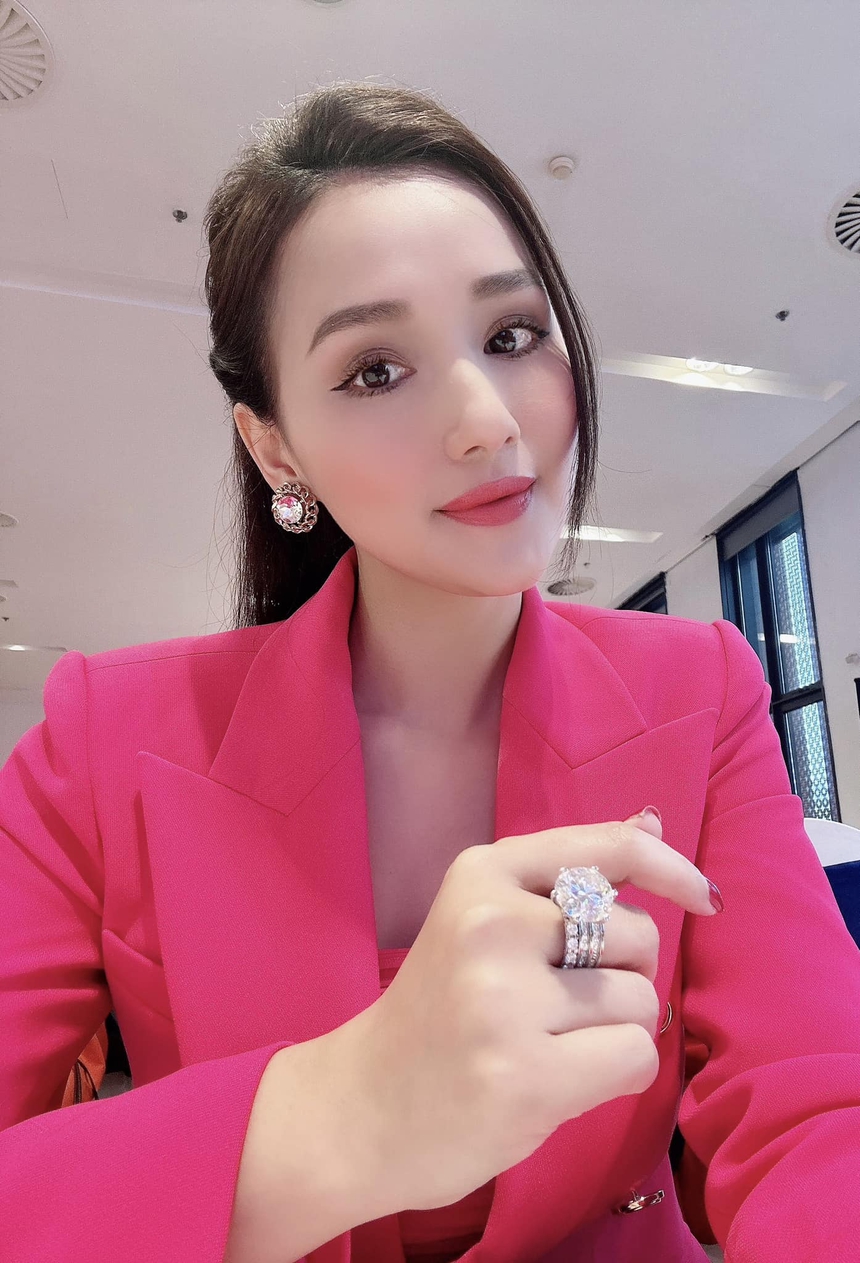 Cuộc sống nhung lụa của nữ diễn viên Lã Thanh Huyền: Hạnh phúc khi "nửa kia" là chỗ dựa vững chắc - Ảnh 9.