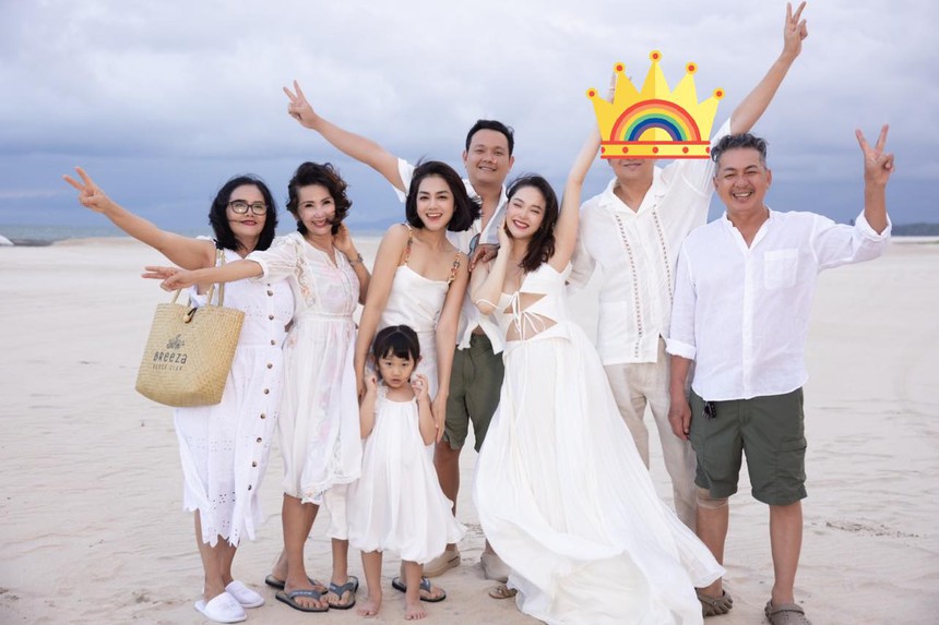 Tình cảm chị chồng em dâu nhà Minh Hằng: Thương nhau hết lòng, bầu bí sinh nở chăm lo như ruột thịt - Ảnh 6. Tình cảm chị chồng em dâu nhà Minh Hằng: Thương nhau hết lòng, bầu bí sinh nở chăm lo như ruột thịt - Ảnh 6.