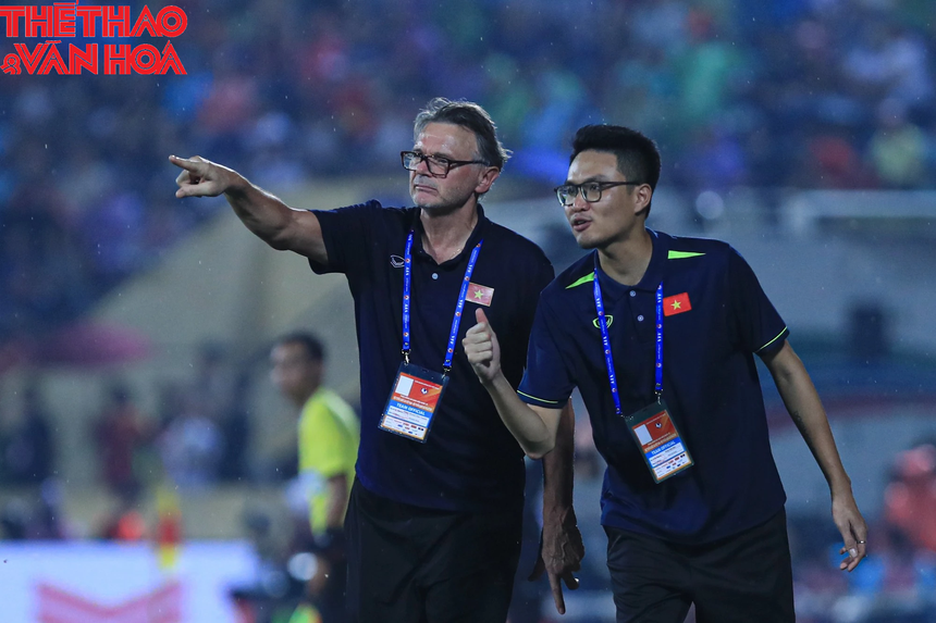 HLV Troussier: 'Văn Lâm không đảm bảo thể trạng tốt nhất' - Ảnh 3.