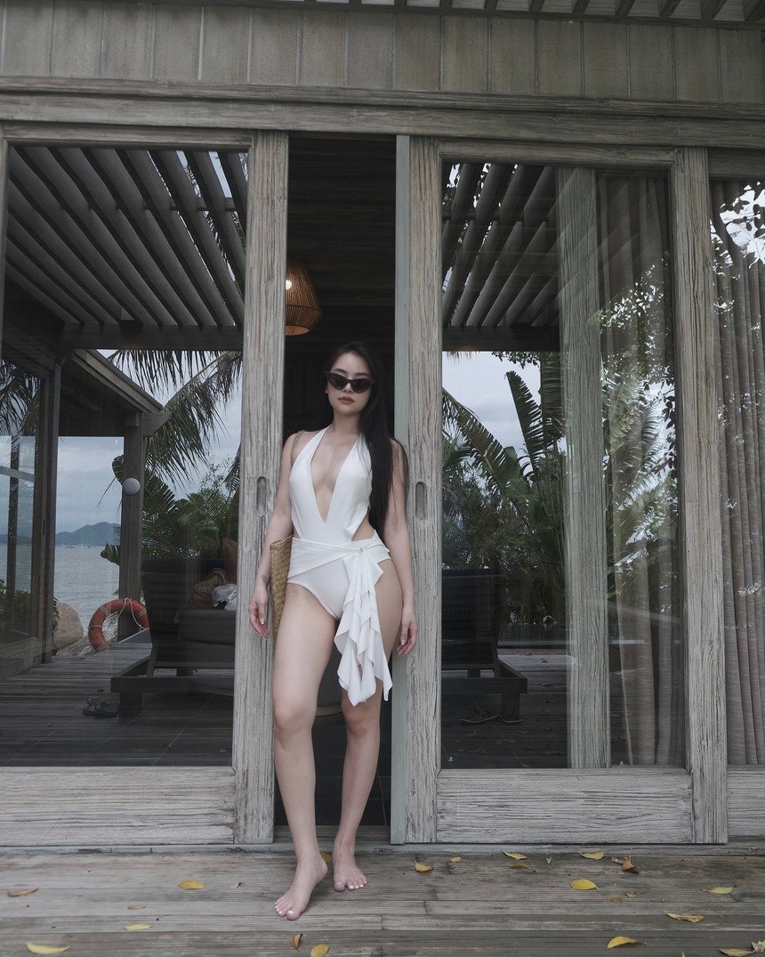 Loạt ảnh bikini quyến rũ của ngọc nữ look book không tuổi Chi Hoàng - Ảnh 2. Loạt ảnh bikini quyến rũ của ngọc nữ look book không tuổi Chi Hoàng - Ảnh 2.