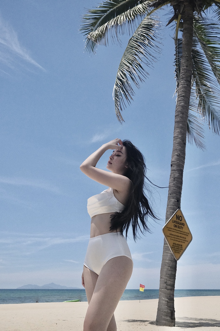 Loạt ảnh bikini quyến rũ của ngọc nữ look book không tuổi Chi Hoàng - Ảnh 8. Loạt ảnh bikini quyến rũ của ngọc nữ look book không tuổi Chi Hoàng - Ảnh 8.