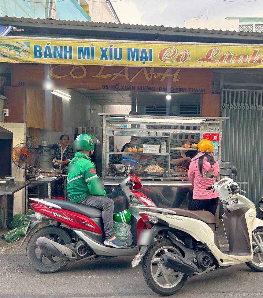 Top 10 quán bánh mì Sài Gòn có kiểu biến tấu nhân độc lạ, chất lượng đều được khen hết lời - Ảnh 5. Top 10 quán bánh mì Sài Gòn có kiểu biến tấu nhân độc lạ, chất lượng đều được khen hết lời - Ảnh 5.