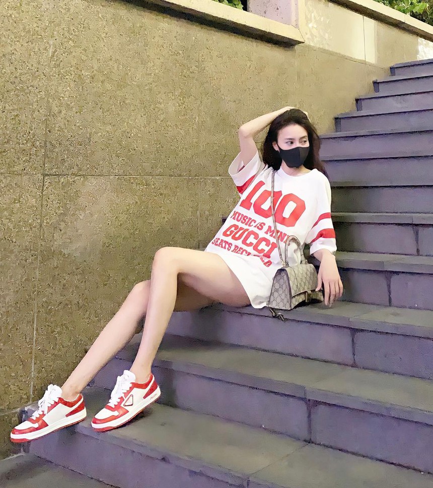 Quần short - Item được Ninh Dương Lan Ngọc diện đi muôn nơi: Dễ mặc, dễ phối, tôn dáng hiệu quả  - Ảnh 7.