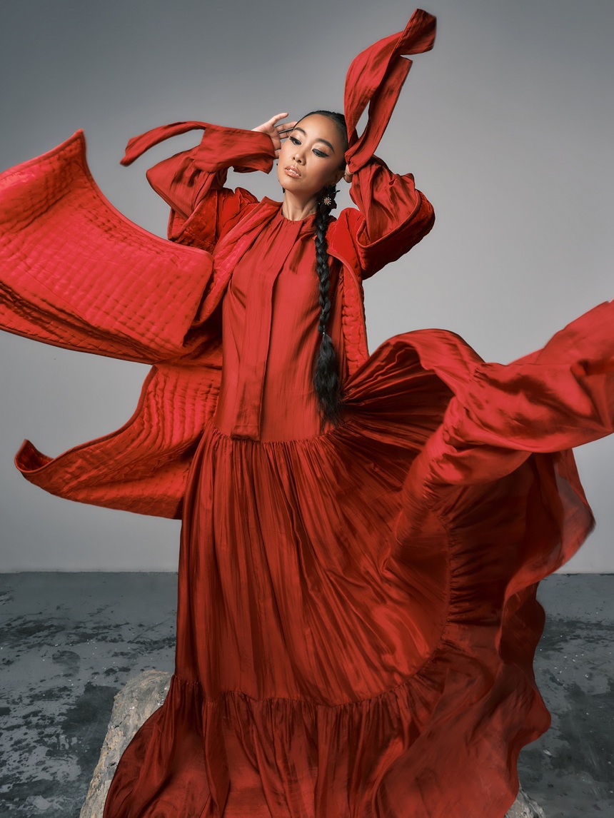 Hoa hậu H’Hen Niê học hát và nhảy để tham gia Chị đẹp đạp gió rẽ sóng 2023 - Ảnh 6.