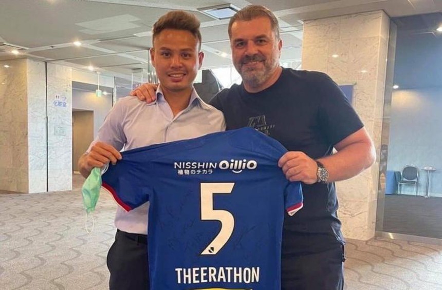 Bunmathan: Từ 'cậu bé hư' với kỷ lục thẻ đỏ, được HLV Tottenham nâng tầm trở thành nhà vô địch Nhật Bản - Ảnh 5. Bunmathan: Từ 'cậu bé hư' với kỷ lục thẻ đỏ, được HLV Tottenham nâng tầm trở thành nhà vô địch Nhật Bản - Ảnh 5.