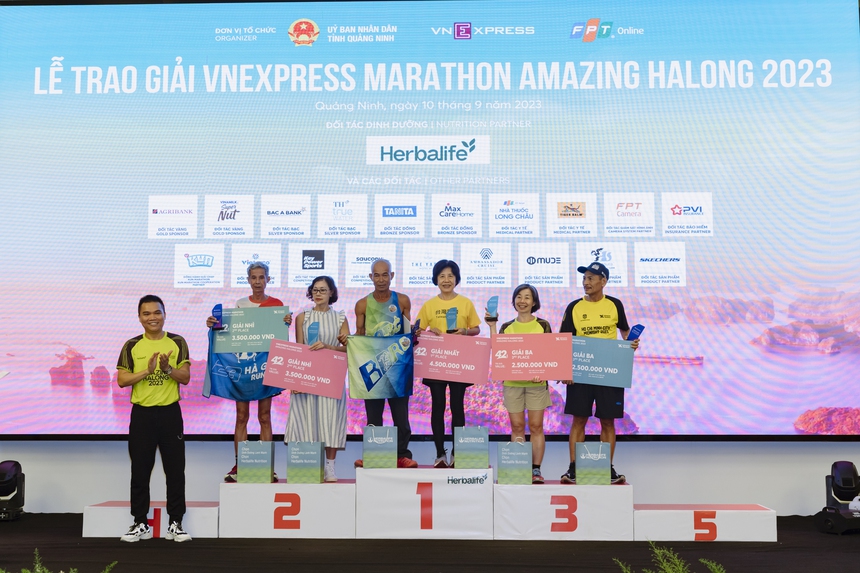 Herbalife Việt Nam đồng hành cùng VnExpress khuyến khích tập thể dục thường xuyên với giải chạy marathon tại thành phố Hạ Long - Ảnh 1.