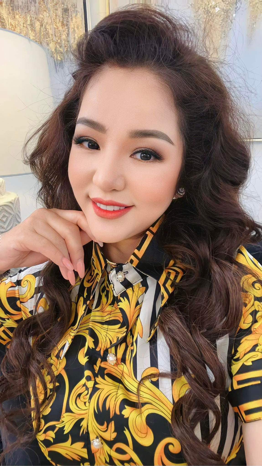 CĐM dậy sóng khi Thúy Nga đăng ảnh gợi cảm tuổi xế chiều - Ảnh 5. CĐM dậy sóng khi Thúy Nga đăng ảnh gợi cảm tuổi xế chiều - Ảnh 5.