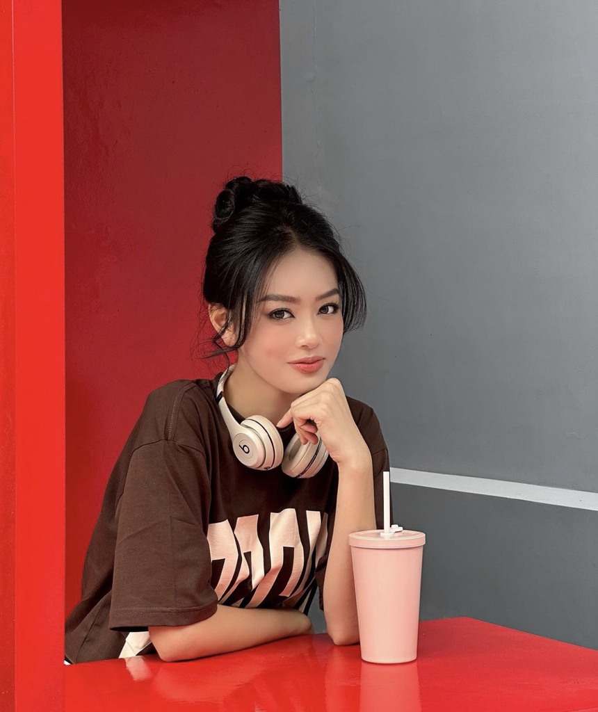 Sao Việt 13/9: Erik khoe body vạm vỡ, Hoàng Oanh hạnh phúc bên con trai lai tây - Ảnh 3.