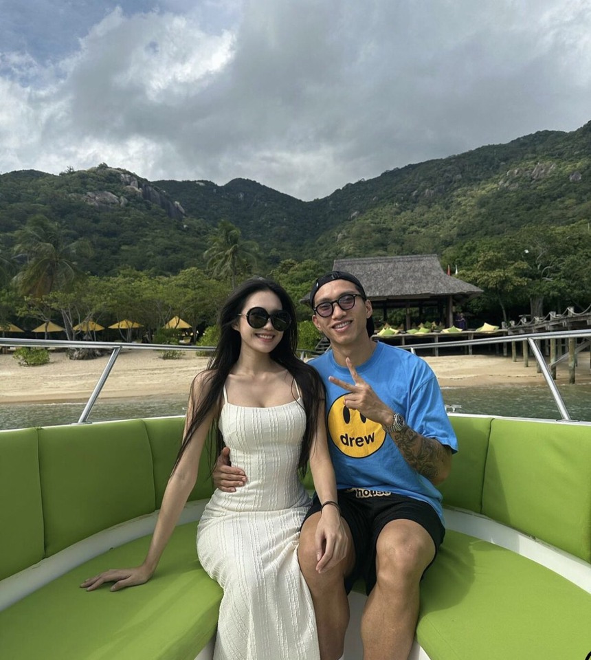 Sao Việt 13/9: Erik khoe body vạm vỡ, Hoàng Oanh hạnh phúc bên con trai lai tây - Ảnh 2.