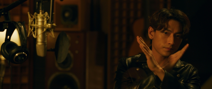 Isaac suy sụp vì "chạy deadline", Rocker Nguyễn bị Emma Lê thách thức ở trailer "Giao lộ 8675" - Ảnh 3.