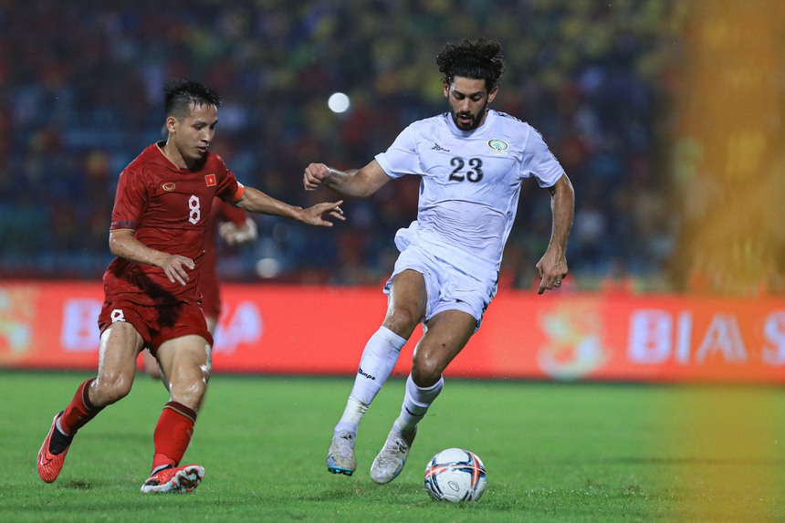 VIDEO HLV Troussier tin tưởng Hùng Dũng, giao vai trò lớn - Ảnh 7.