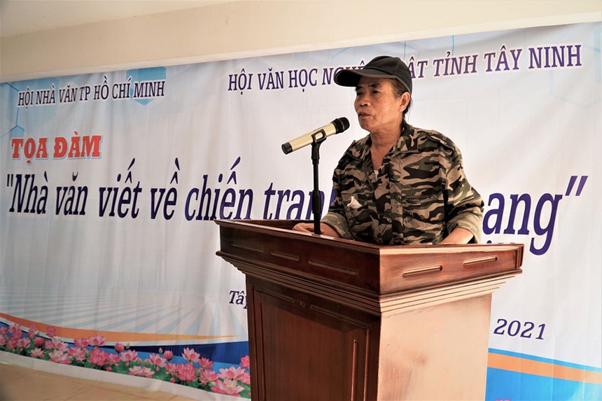 Nhà văn Kao Sơn: 'Khi viết cần sự tận hiến' - Ảnh 1. Nhà văn Kao Sơn: 'Khi viết cần sự tận hiến' - Ảnh 1.