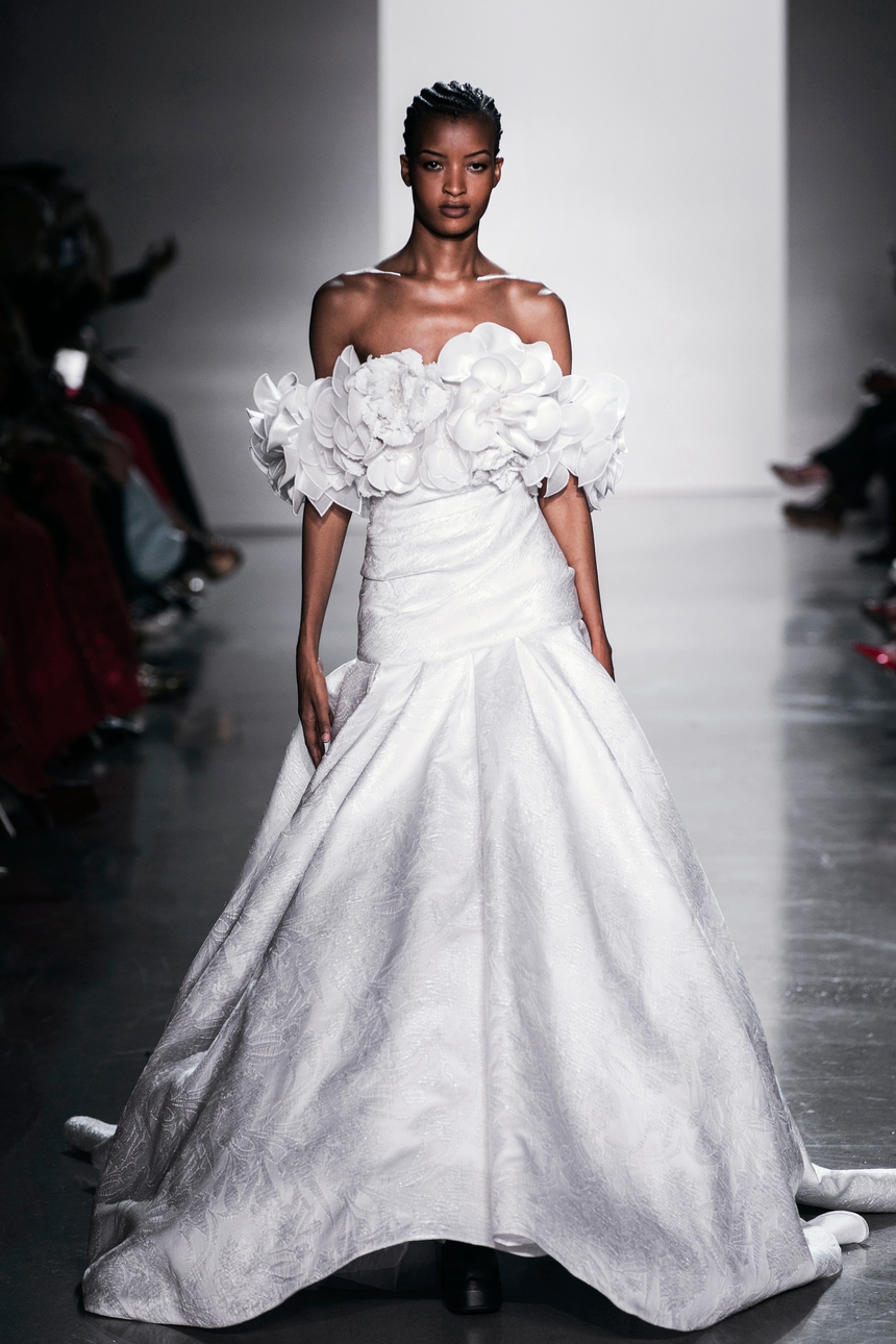 Dàn mẫu ngoại trình diễn BST Xuân - Hè 2024 của NTK Đỗ Mạnh Cường - Ảnh 1. Dàn mẫu ngoại trình diễn BST Xuân - Hè 2024 của NTK Đỗ Mạnh Cường - Ảnh 1.