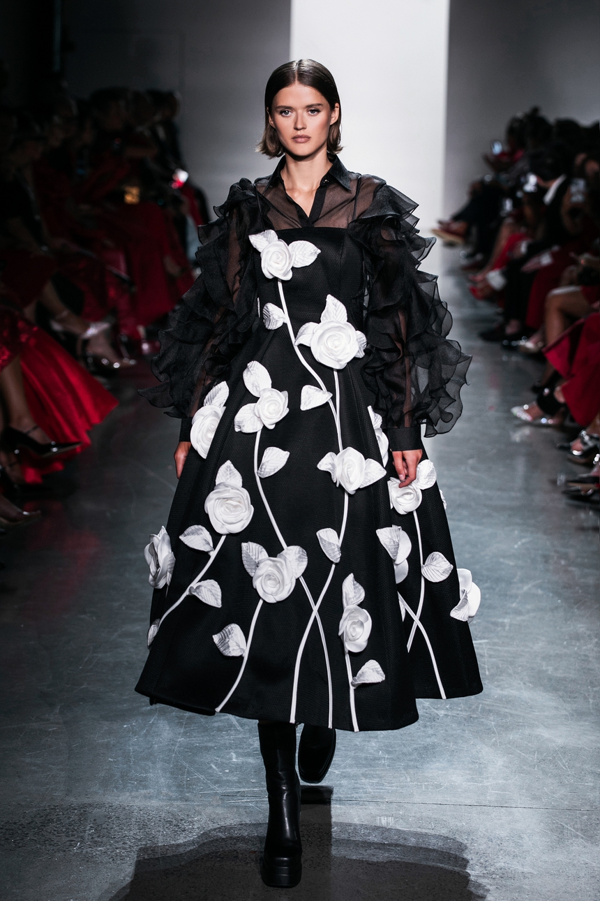 Dàn mẫu ngoại trình diễn BST Xuân - Hè 2024 của NTK Đỗ Mạnh Cường - Ảnh 1. Dàn mẫu ngoại trình diễn BST Xuân - Hè 2024 của NTK Đỗ Mạnh Cường - Ảnh 1.