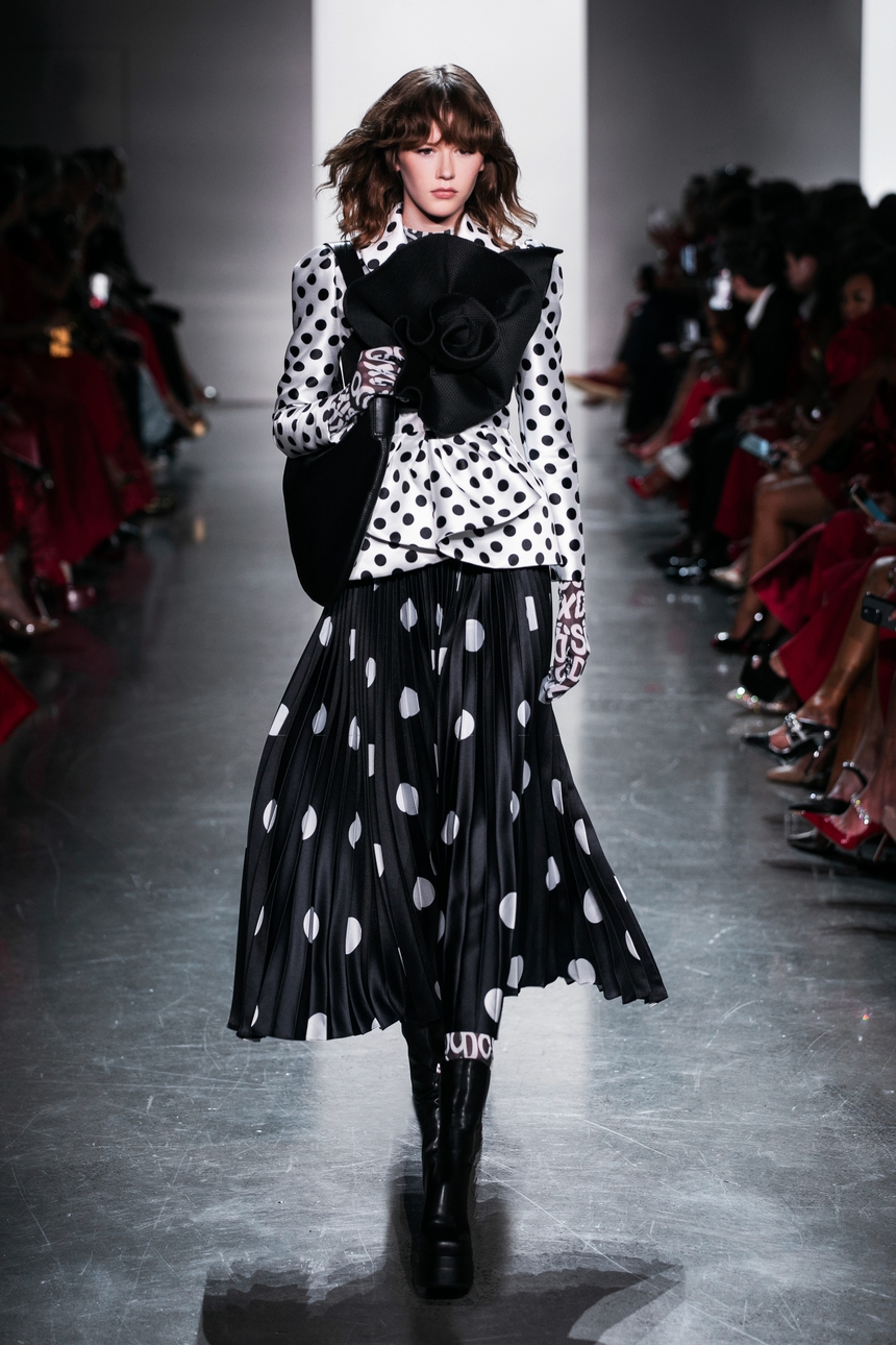 Dàn mẫu ngoại trình diễn BST Xuân - Hè 2024 của NTK Đỗ Mạnh Cường - Ảnh 13. Dàn mẫu ngoại trình diễn BST Xuân - Hè 2024 của NTK Đỗ Mạnh Cường - Ảnh 13.