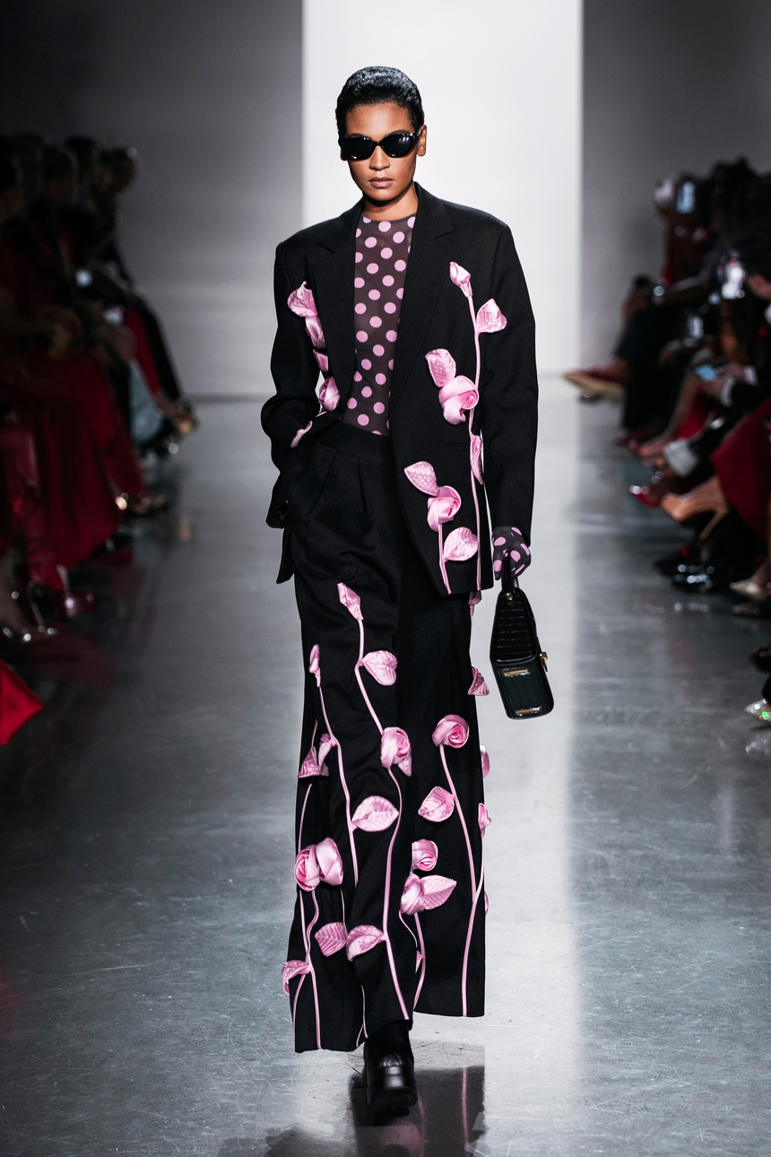 Dàn mẫu ngoại trình diễn BST Xuân - Hè 2024 của NTK Đỗ Mạnh Cường - Ảnh 14. Dàn mẫu ngoại trình diễn BST Xuân - Hè 2024 của NTK Đỗ Mạnh Cường - Ảnh 14.