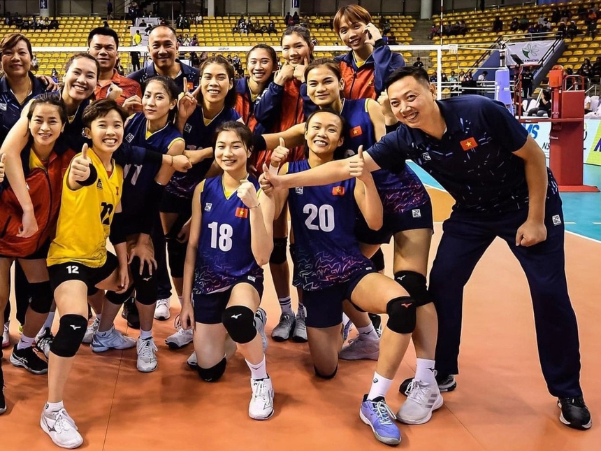 Phụ công 1m72 giúp ĐT bóng chuyền Việt Nam thắng Hàn Quốc không được dự ASIAD, HLV Tuấn Kiệt tiết lộ lý do - Ảnh 2. Phụ công 1m72 giúp ĐT bóng chuyền Việt Nam thắng Hàn Quốc không được dự ASIAD, HLV Tuấn Kiệt tiết lộ lý do - Ảnh 2.