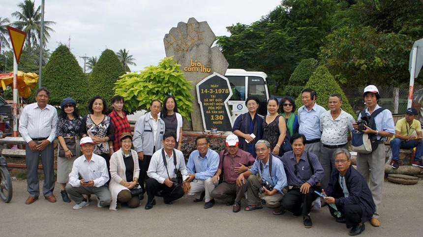 Nhà văn Kao Sơn: 'Khi viết cần sự tận hiến' - Ảnh 6. Nhà văn Kao Sơn: 'Khi viết cần sự tận hiến' - Ảnh 6.