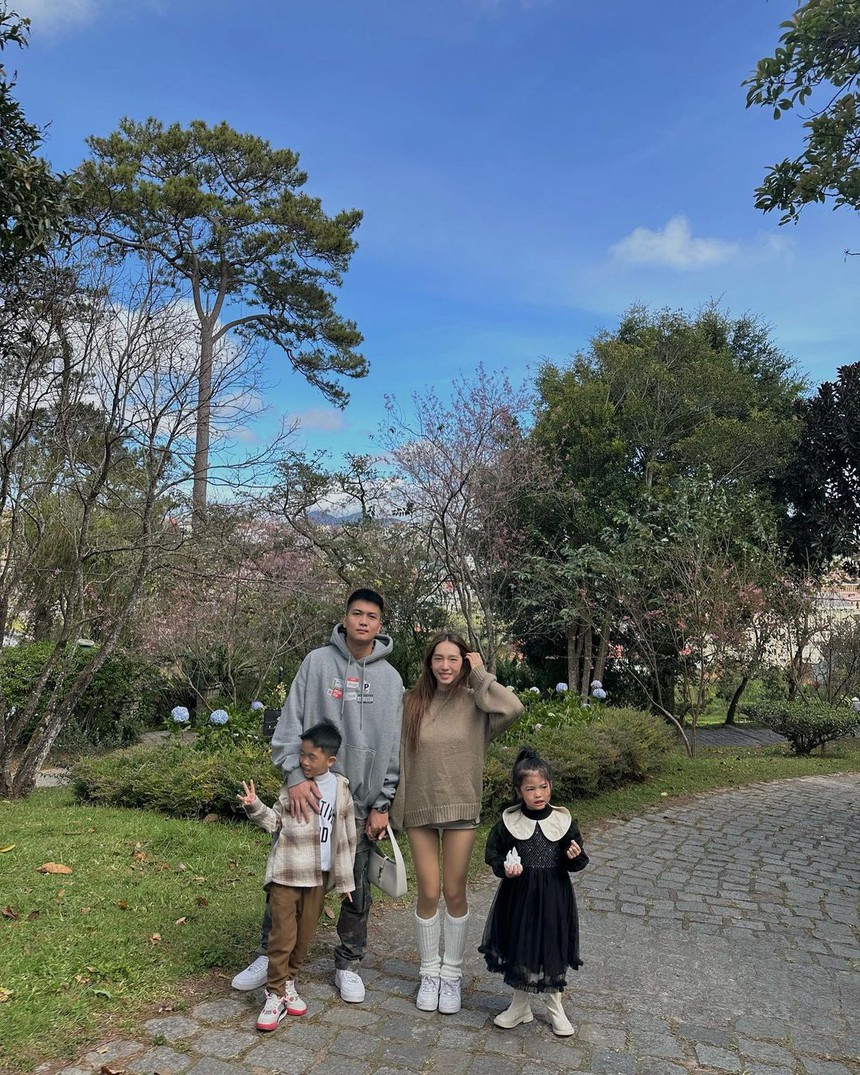 Bà xã BigDaddy U35 đã 2 lần sinh nở vẫn như đôi mươi, style cuốn hút miễn bàn - Ảnh 1.