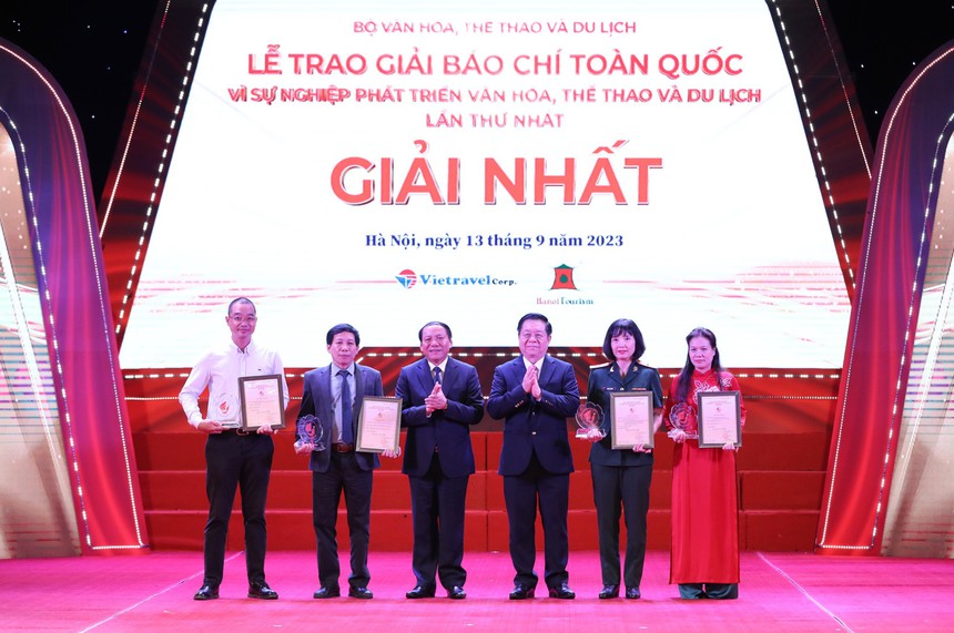 Lễ trao giải Báo chí toàn quốc “Vì sự nghiệp phát triển Văn hóa, Thể thao và Du lịch”  lần thứ Nhất - Ảnh 2.