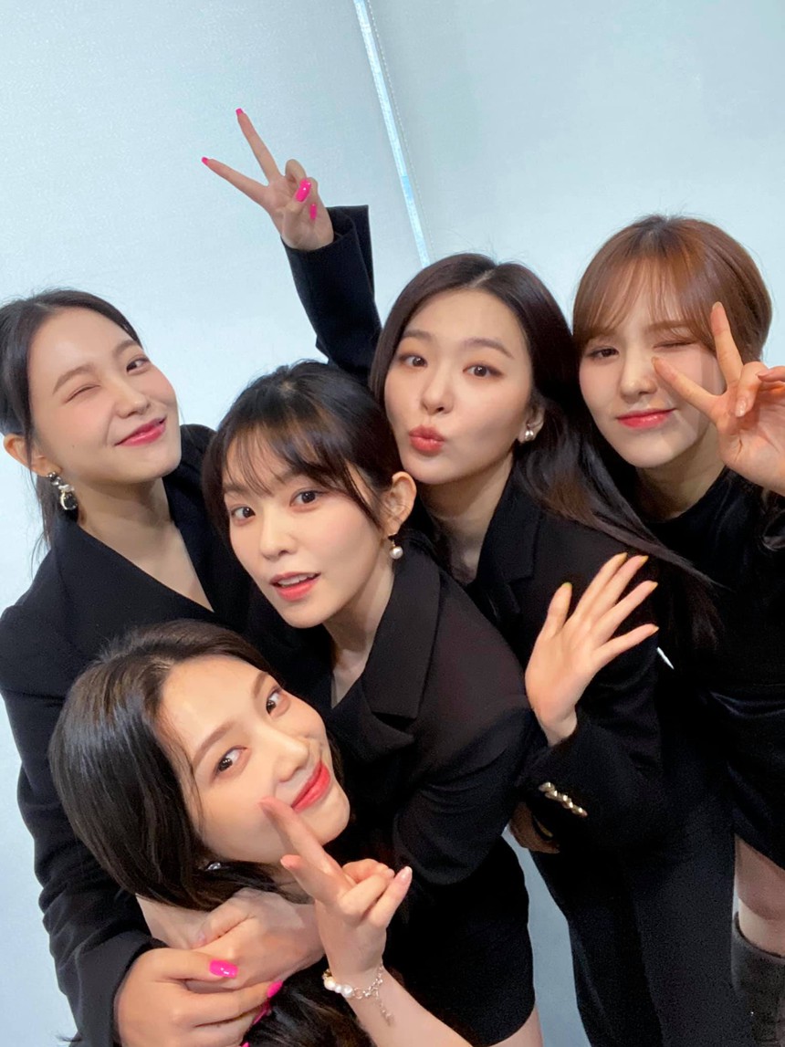 Fan lo lắng cho tương lai của Red Velvet trước tin đồn tan rã - Ảnh 7.