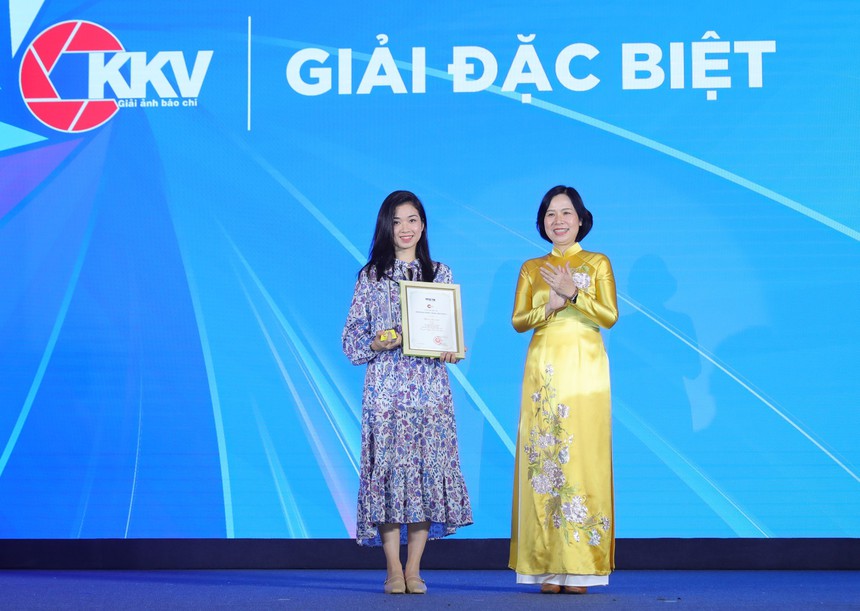 Giải Ảnh báo chí Khoảnh khắc vàng lần thứ 6: Khẳng định sự nhạy bén, sức sáng tạo, sự dấn thân của các tác giả - Ảnh 4. Giải Ảnh báo chí Khoảnh khắc vàng lần thứ 6: Khẳng định sự nhạy bén, sức sáng tạo, sự dấn thân của các tác giả - Ảnh 4.