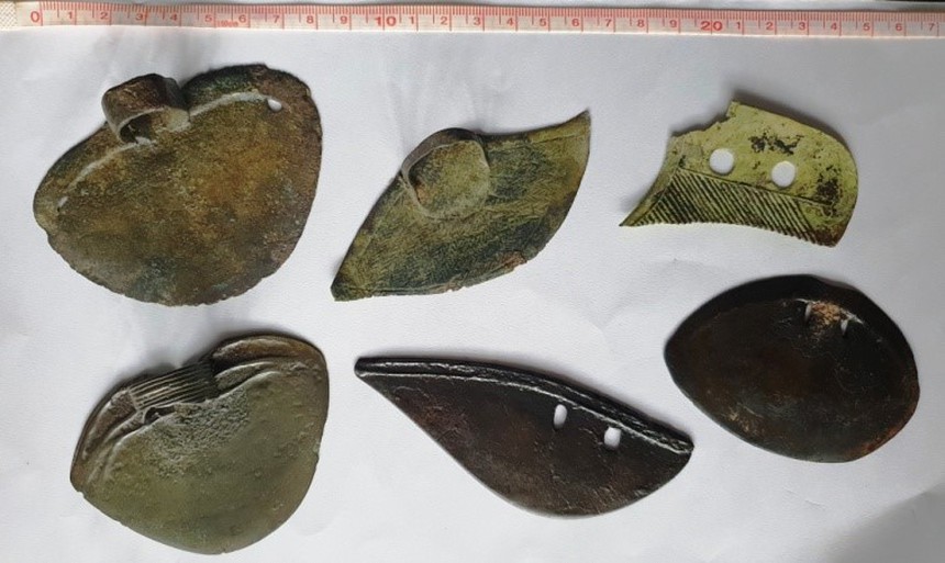Nam hay nữ quyền trong thời kỳ Đông Sơn? (kỳ 2): Góc nhìn từ vũ khí, nông cụ và nhạc cụ Đông Sơn - Ảnh 4. Nam hay nữ quyền trong thời kỳ Đông Sơn? (kỳ 2): Góc nhìn từ vũ khí, nông cụ và nhạc cụ Đông Sơn - Ảnh 4.
