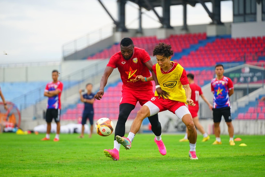 Chuyển nhượng V-League hôm nay 14/9: CLB TPHCM ký hợp đồng với tiền đạo tuyển thủ Pháp - Ảnh 4.