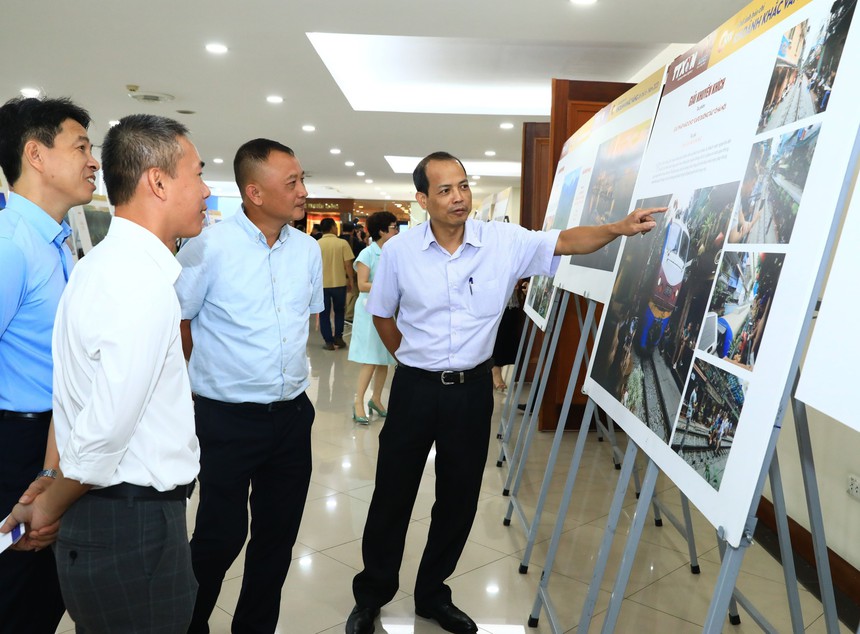 Giải Ảnh báo chí Khoảnh khắc vàng lần thứ 6: Khẳng định sự nhạy bén, sức sáng tạo, sự dấn thân của các tác giả - Ảnh 8. Giải Ảnh báo chí Khoảnh khắc vàng lần thứ 6: Khẳng định sự nhạy bén, sức sáng tạo, sự dấn thân của các tác giả - Ảnh 8.