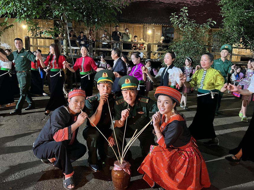 Từ My 'sói' đến Phương 'lang': Thu Quỳnh được khen 'cân' mọi loại vai - Ảnh 4.