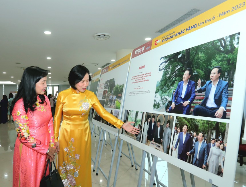 Giải Ảnh báo chí Khoảnh khắc vàng lần thứ 6: Khẳng định sự nhạy bén, sức sáng tạo, sự dấn thân của các tác giả - Ảnh 7. Giải Ảnh báo chí Khoảnh khắc vàng lần thứ 6: Khẳng định sự nhạy bén, sức sáng tạo, sự dấn thân của các tác giả - Ảnh 7.