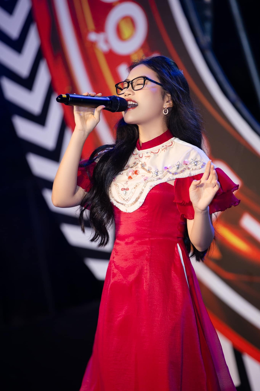 Phương Mỹ Chi từ cô bé dân ca đến âm nhạc khẳng định cá tính riêng  - Ảnh 11.